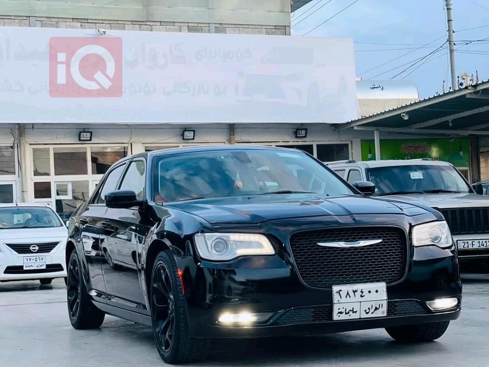 کرایسلەر 300